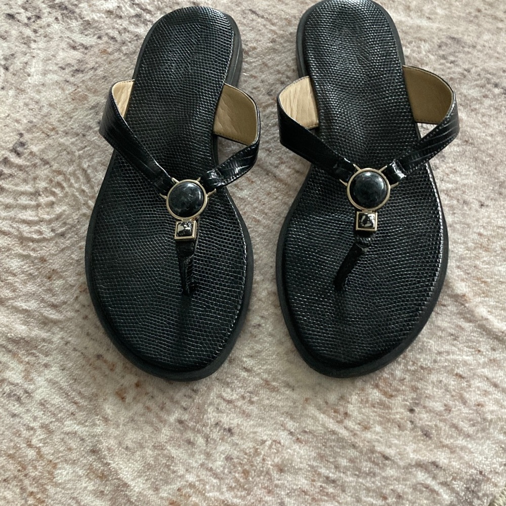 Black Sandals. Flats